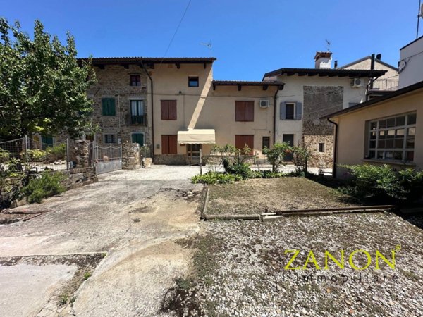 casa indipendente in vendita a Cormons