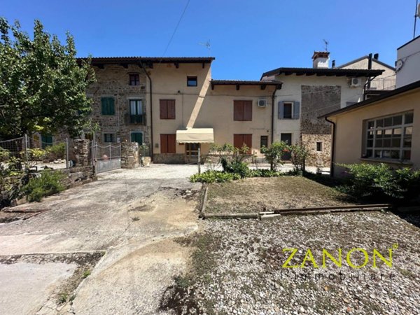 casa indipendente in vendita a Cormons