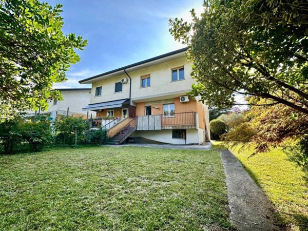 casa indipendente in vendita a Cormons
