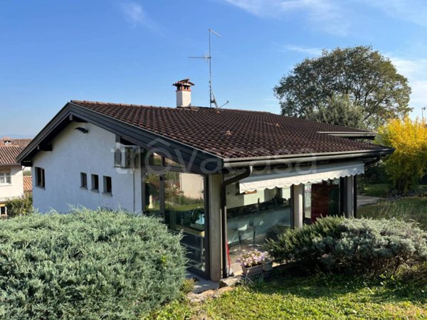 casa indipendente in vendita a Cormons in zona Borgnano