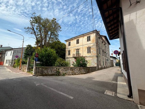 casa indipendente in vendita a Cormons