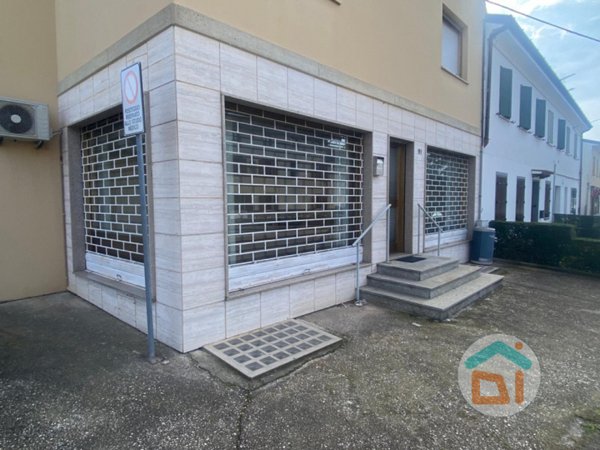 negozio in vendita a Cormons