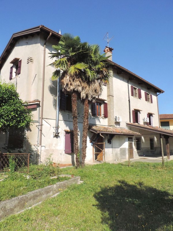 casa indipendente in vendita a Cormons