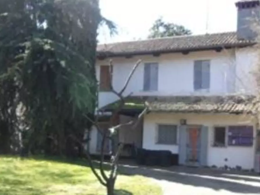 casa indipendente in vendita a Cormons in zona Brazzano