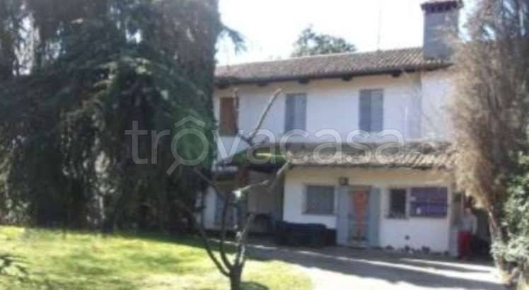 casa indipendente in vendita a Cormons in zona Brazzano