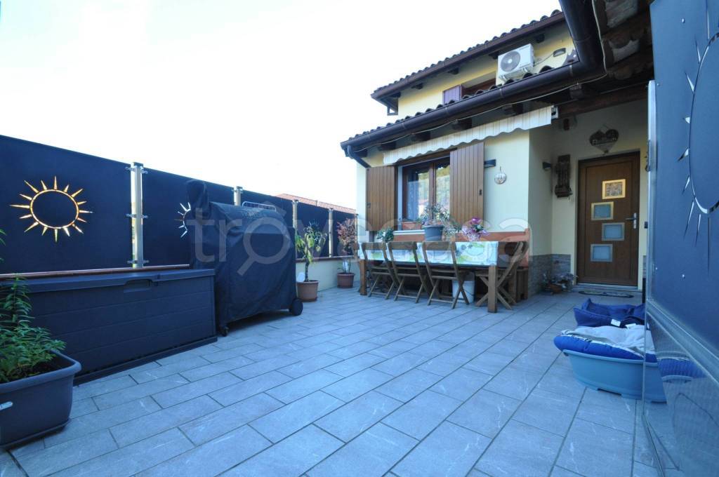 casa indipendente in vendita a Cormons