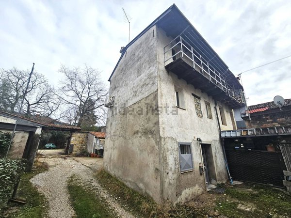 casa indipendente in vendita a Cormons