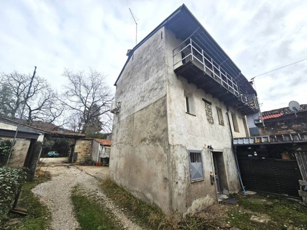 casa indipendente in vendita a Cormons