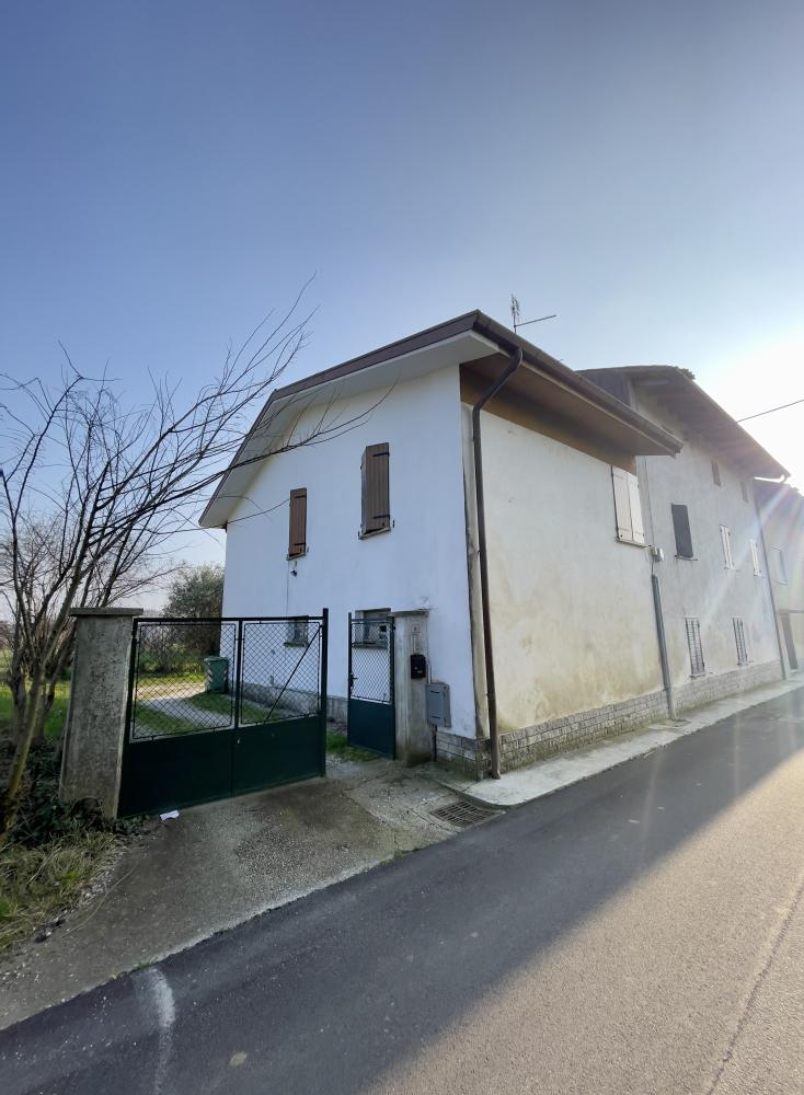 casa indipendente in vendita a Cormons