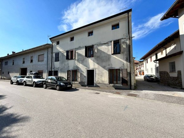 casa indipendente in vendita a Cormons