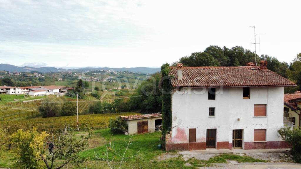 casa indipendente in vendita a Cormons