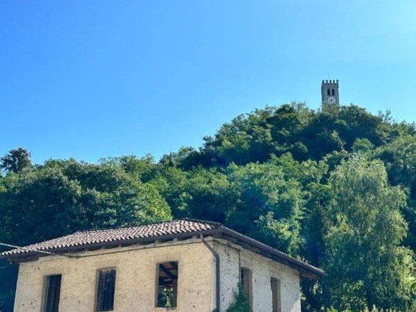 casa indipendente in vendita a Cormons in zona Brazzano