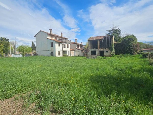 casa indipendente in vendita a Cormons