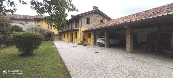 casa indipendente in vendita a Cormons