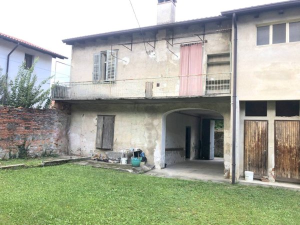 casa indipendente in vendita a Cormons