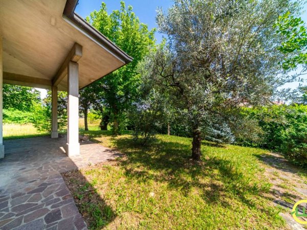 casa indipendente in vendita a Cormons
