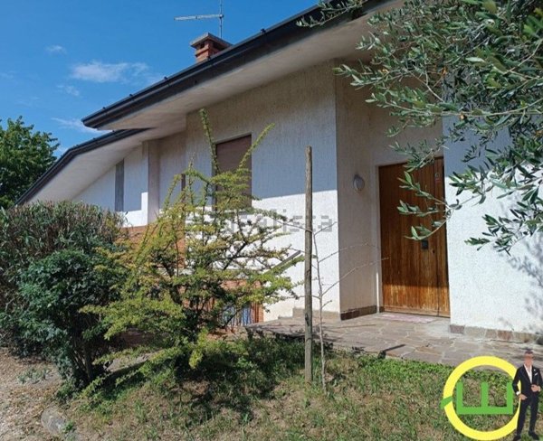 casa indipendente in vendita a Cormons
