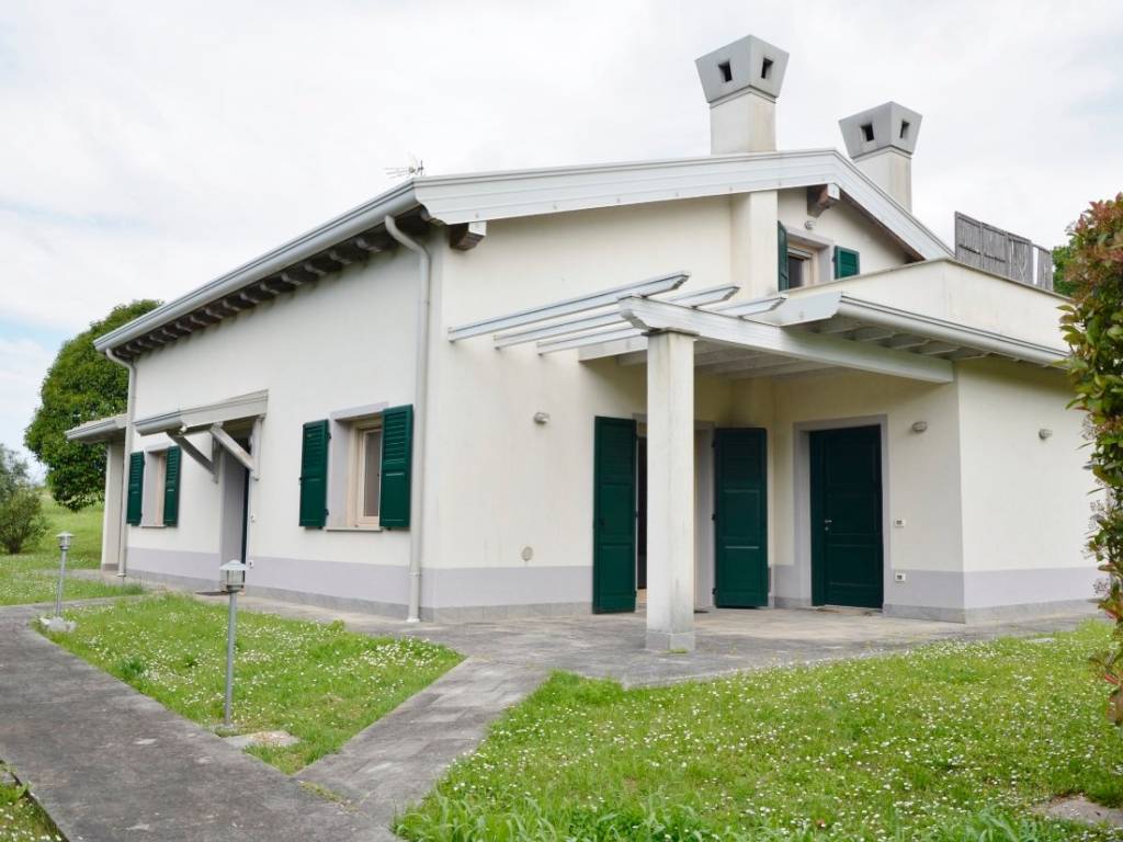 casa indipendente in vendita a Doberdò del Lago