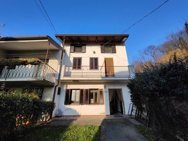 casa indipendente in vendita a Dolegna del Collio