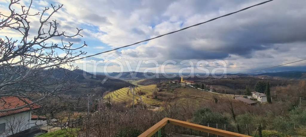 casa indipendente in vendita a Dolegna del Collio