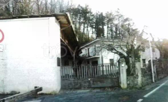 appartamento in vendita a Dolegna del Collio in zona Mernico