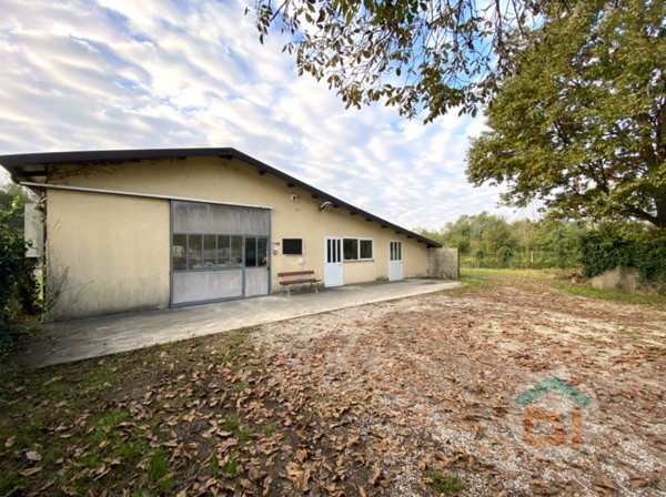ufficio in vendita a Farra d'Isonzo in zona Mainizza