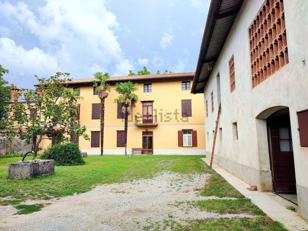 casale in vendita a Farra d'Isonzo