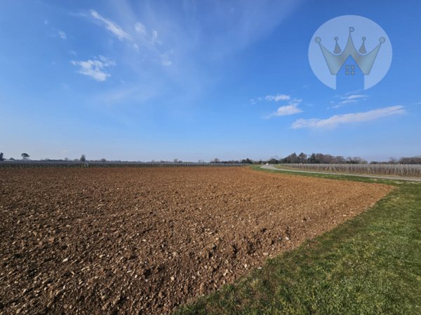 terreno edificabile in vendita a Farra d'Isonzo