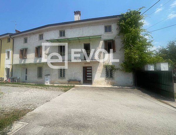 casa indipendente in vendita a Farra d'Isonzo