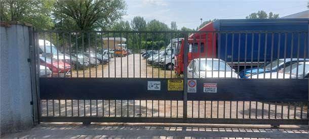 locale commerciale in vendita a Farra d'Isonzo