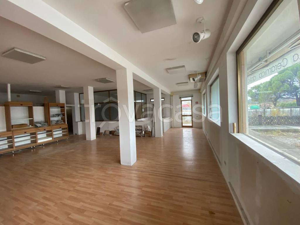 negozio in vendita a Farra d'Isonzo in zona Mainizza