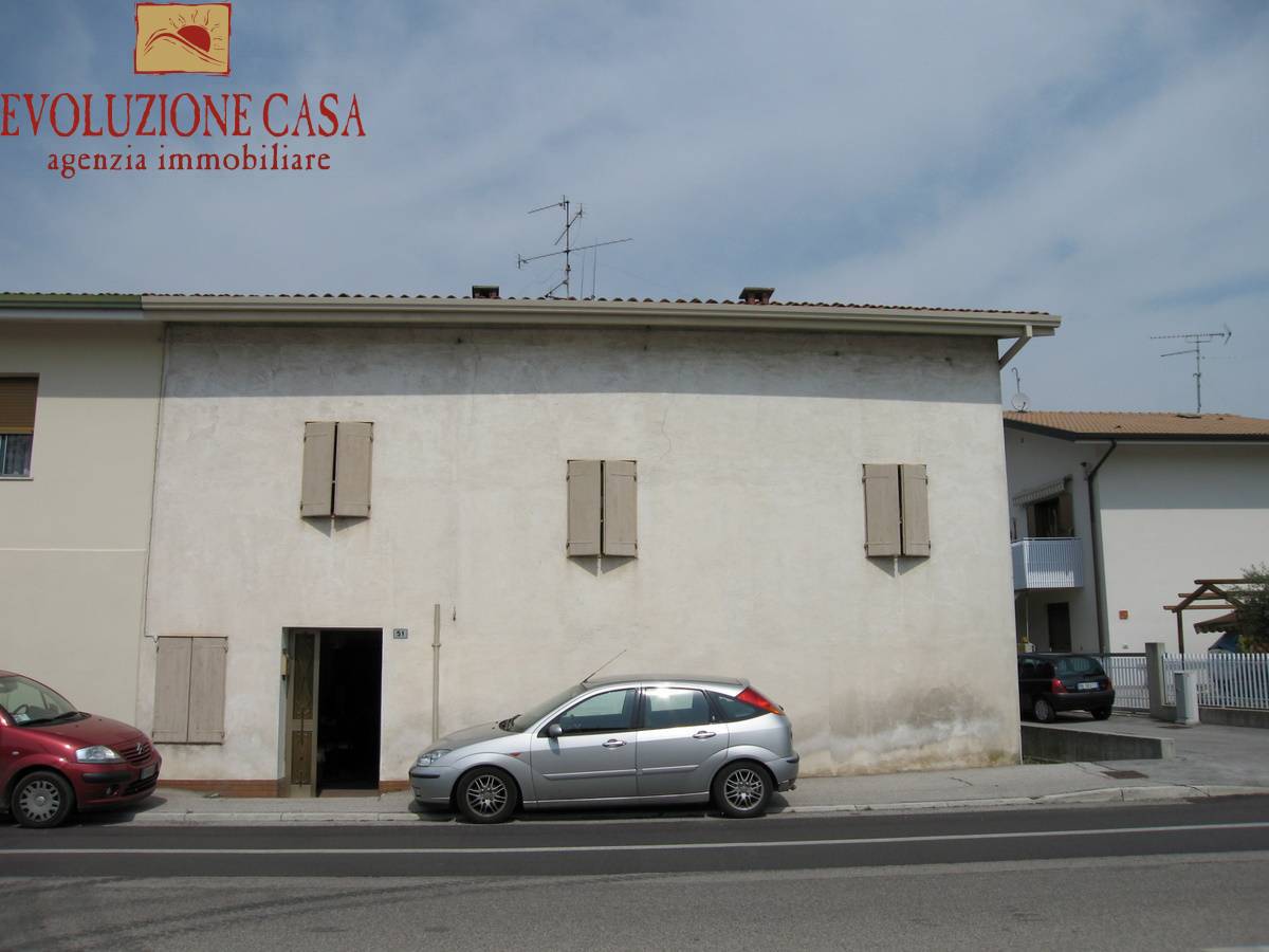 casa indipendente in vendita a Farra d'Isonzo