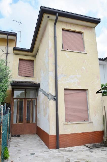 casa indipendente in vendita a Fogliano Redipuglia in zona Polazzo