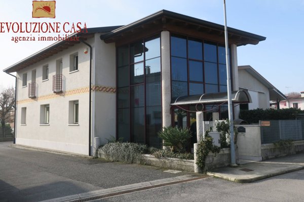 ufficio in vendita a Fogliano Redipuglia in zona Polazzo