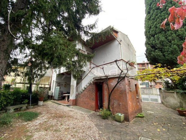 casa indipendente in vendita a Gorizia