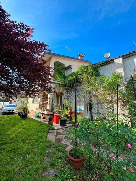 casa indipendente in vendita a Gorizia