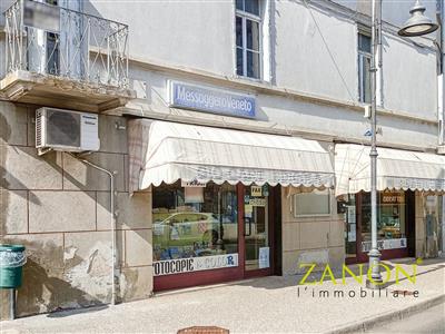 locale commerciale in vendita a Gorizia