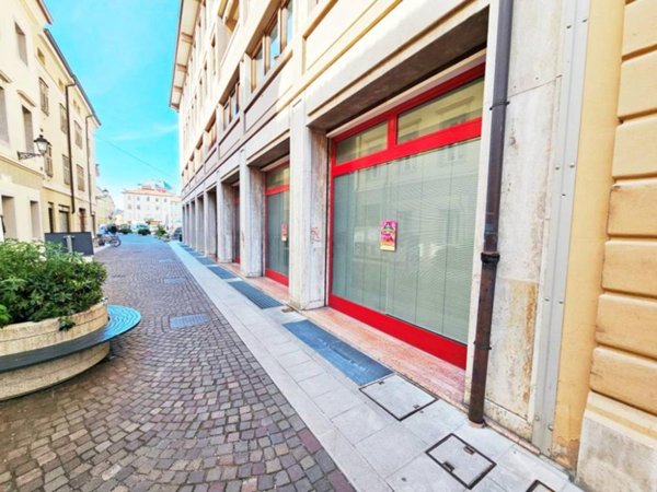 negozio in vendita a Gorizia