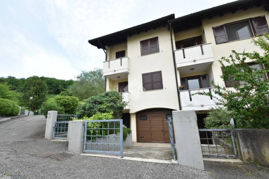 casa indipendente in vendita a Gorizia in zona Lucinico