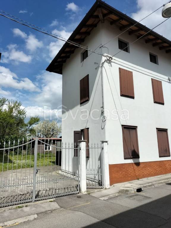 casa indipendente in vendita a Gorizia in zona Lucinico