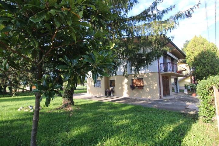 casa indipendente in vendita a Gorizia in zona Madonnina del Fante