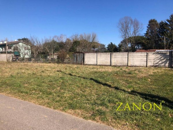 terreno edificabile in vendita a Gorizia in zona Lucinico