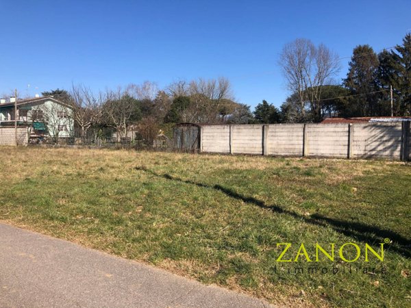 terreno edificabile in vendita a Gorizia in zona Lucinico
