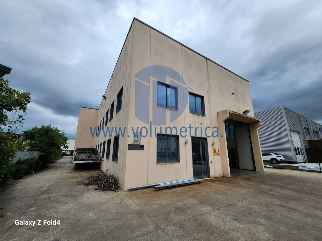 locale commerciale in vendita a Gorizia