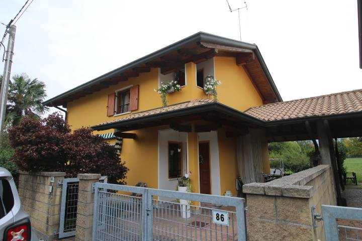 casa indipendente in vendita a Gorizia in zona Madonnina del Fante