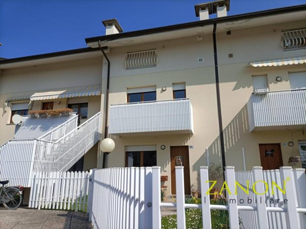 casa indipendente in vendita a Gorizia in zona Lucinico