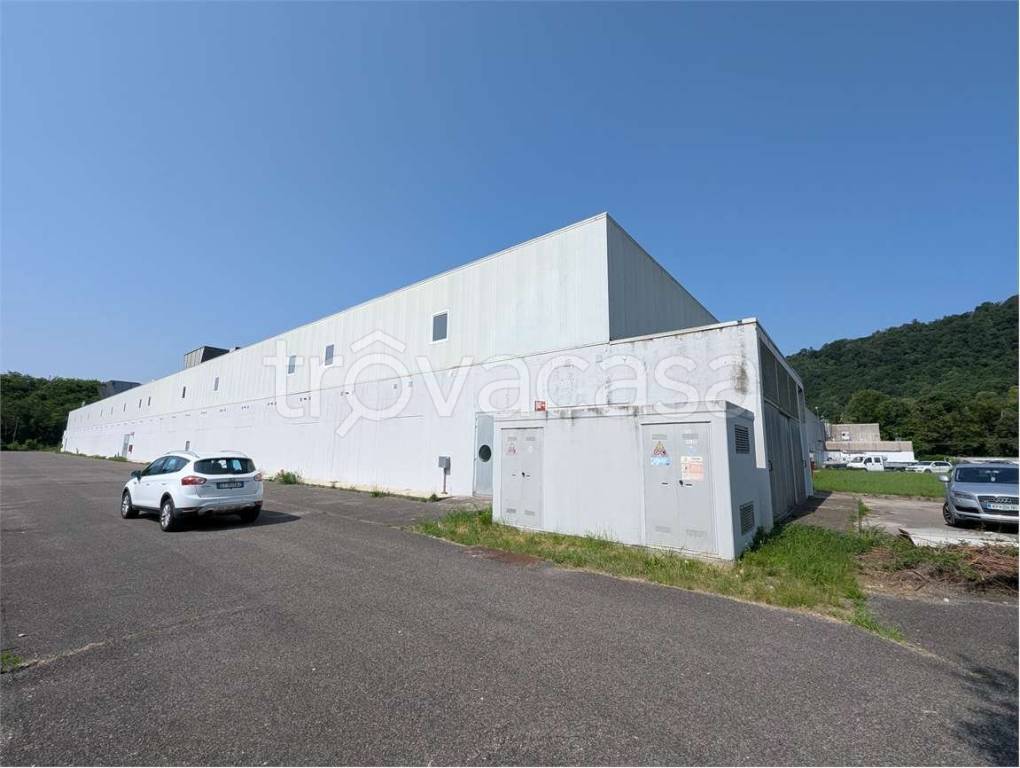 locale commerciale in vendita a Gorizia in zona Lucinico