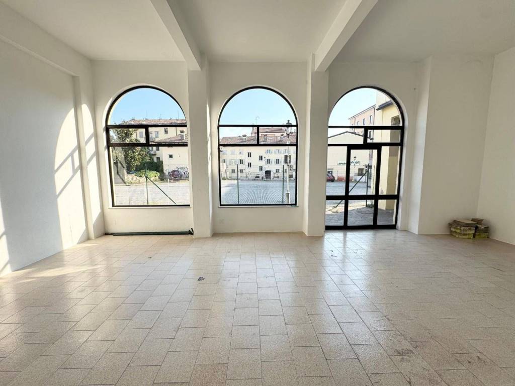 negozio in vendita a Gorizia