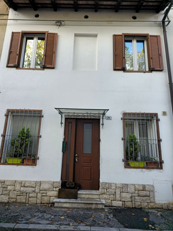 casa indipendente in vendita a Gorizia in zona Lucinico