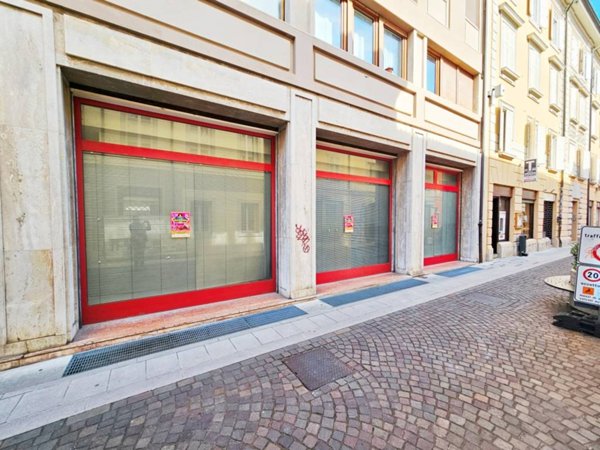 locale commerciale in vendita a Gorizia